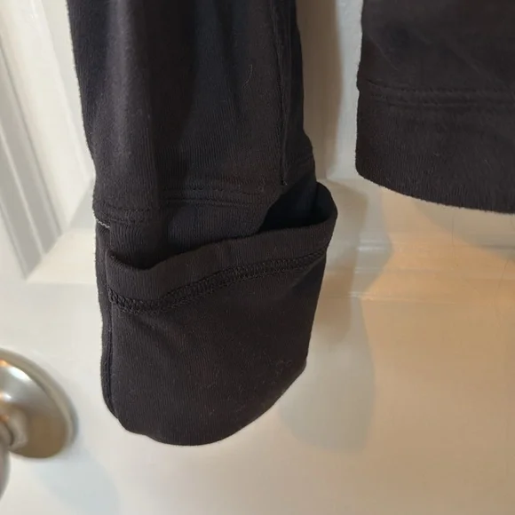 Lululemon Women’s Rulu Long Sleeve shirt Size 8 Black - Picture 7 of 9